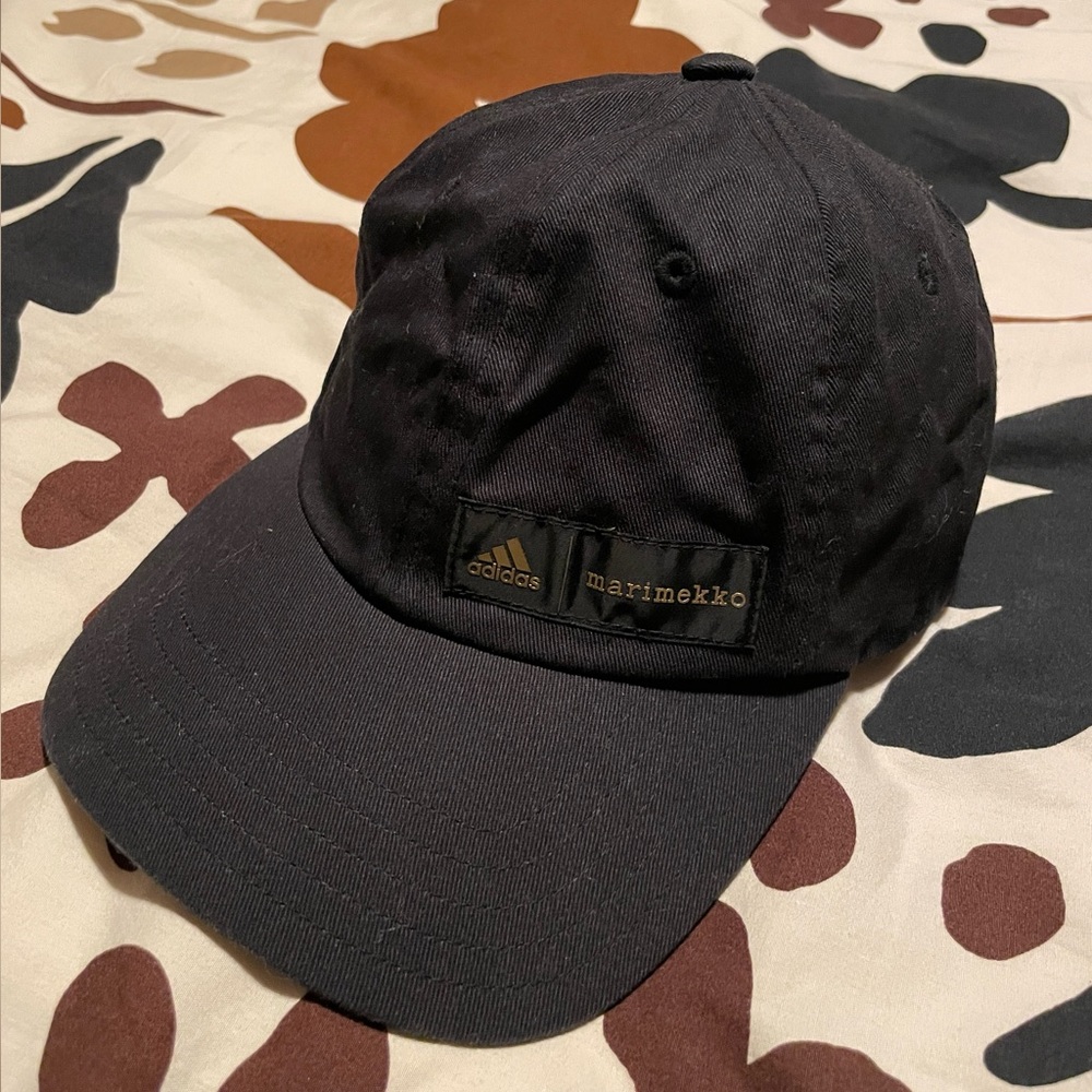 Marimekko x Adidas Black and gold Unikko cap